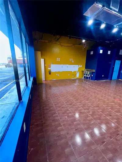 Prime Commercial Space with High Traffic Location