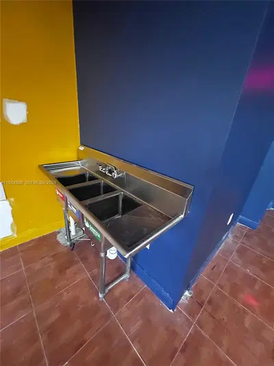 Prime Commercial Space with High Traffic Location