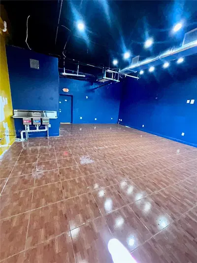 Prime Commercial Space with High Traffic Location