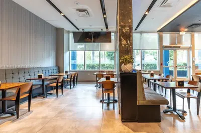 Stylish Restaurant with Prime Location