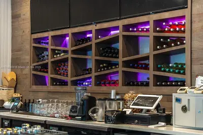 Stylish Restaurant with Prime Location