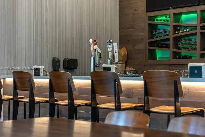 Stylish Restaurant with Prime Location