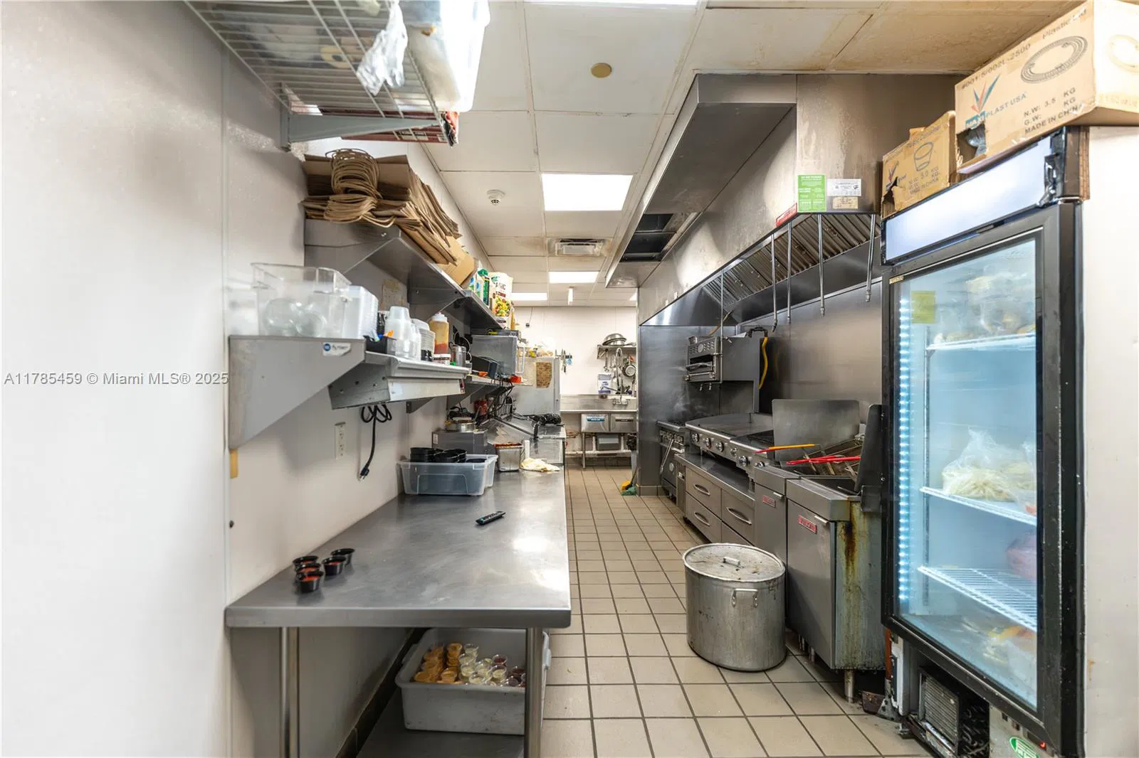 Stylish Restaurant with Prime Location