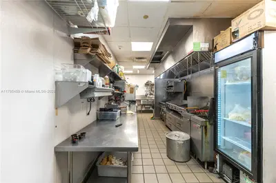 Stylish Restaurant with Prime Location