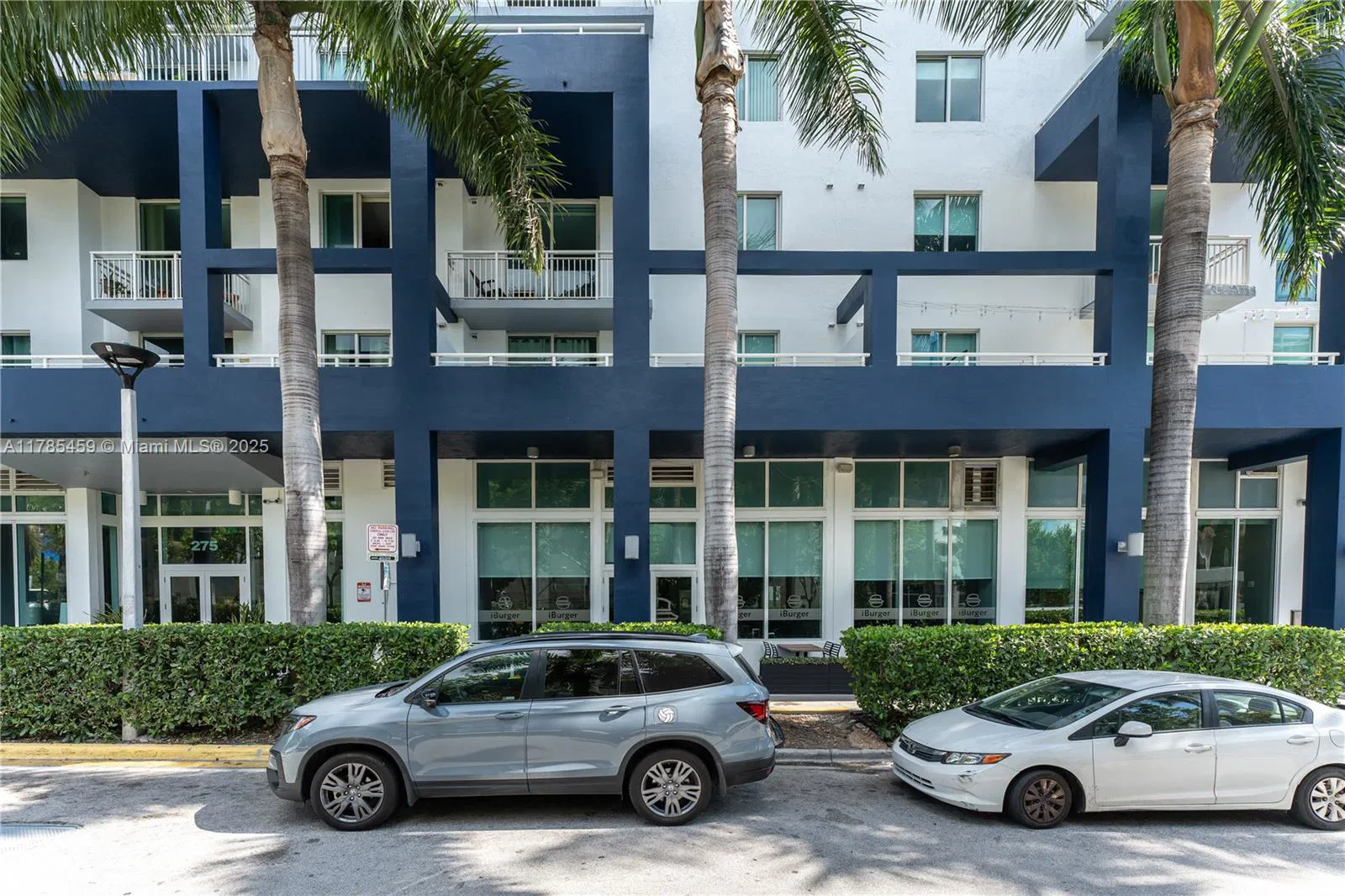 Stylish Restaurant with Prime Location