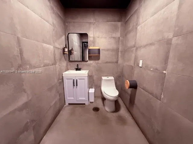 Prime Restaurant Asset Sale with Long Term Lease