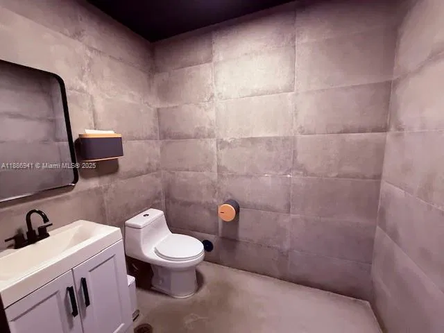 Prime Restaurant Asset Sale with Long Term Lease