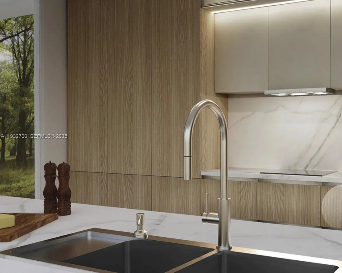 Profitable Kitchen  Bath Remodeling Franchise with Modern Showroom