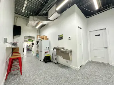 Turnkey Pharmacy with Established Customer Base