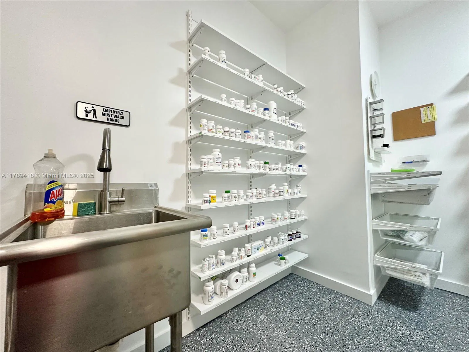 Turnkey Pharmacy with Established Customer Base