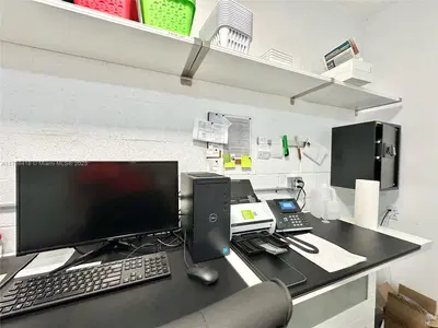 Turnkey Pharmacy with Established Customer Base