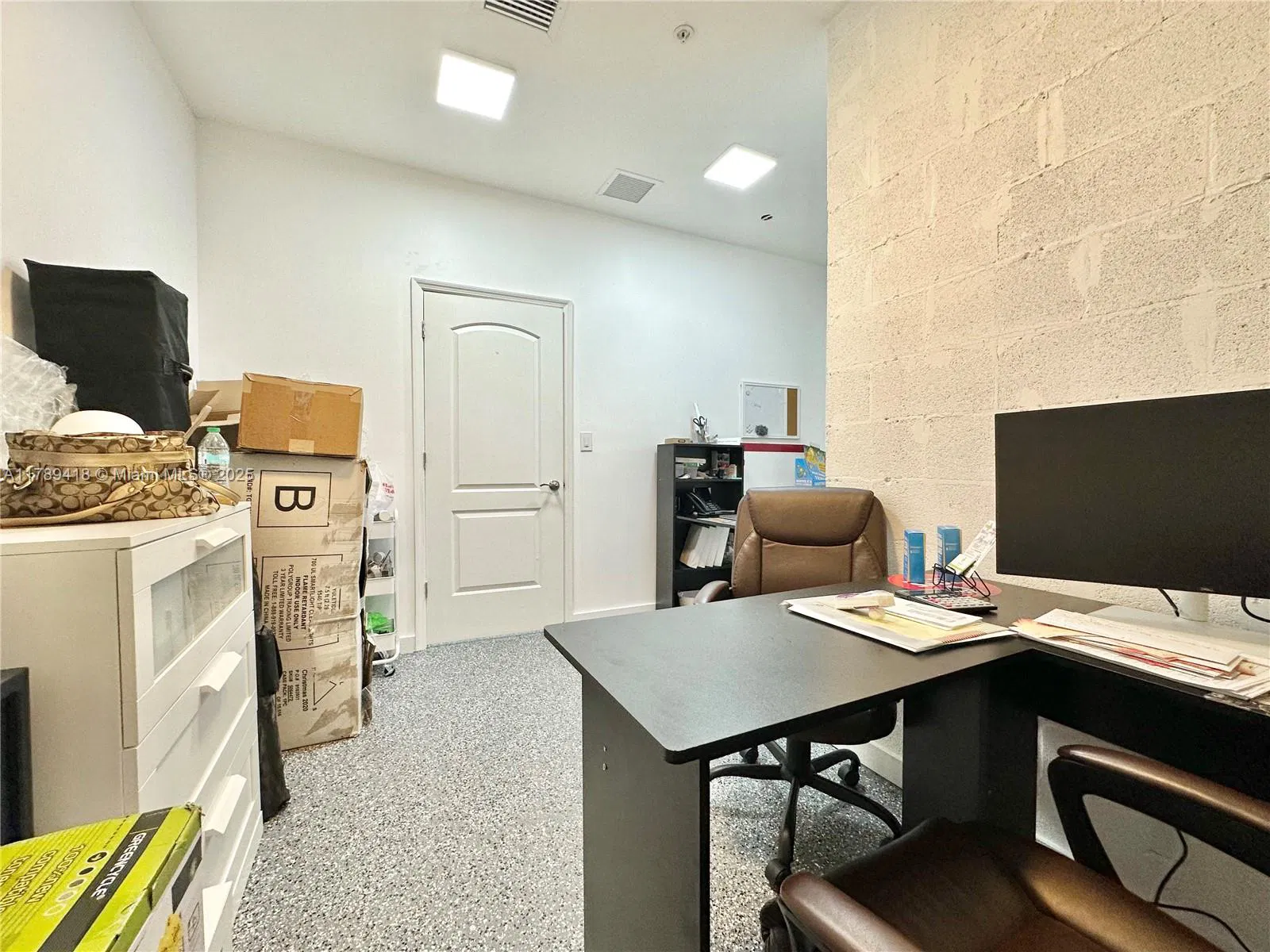 Turnkey Pharmacy with Established Customer Base