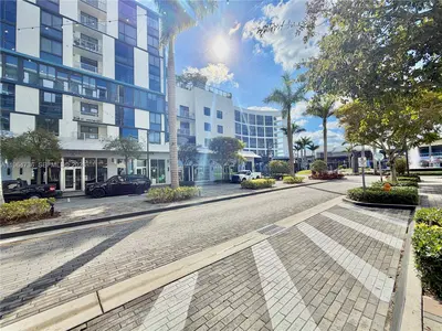 Premier Luxury Retail Boutique with Strong Online Presence