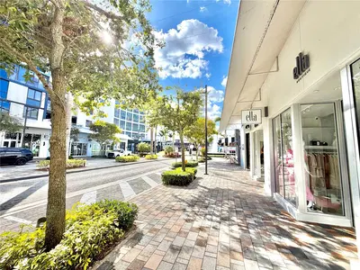 Premier Luxury Retail Boutique with Strong Online Presence