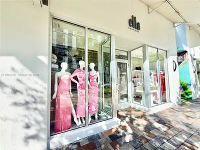 Premier Luxury Retail Boutique with Strong Online Presence
