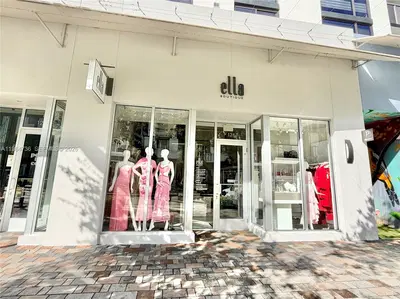 Premier Luxury Retail Boutique with Strong Online Presence