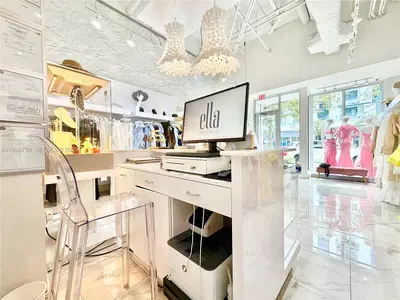 Premier Luxury Retail Boutique with Strong Online Presence