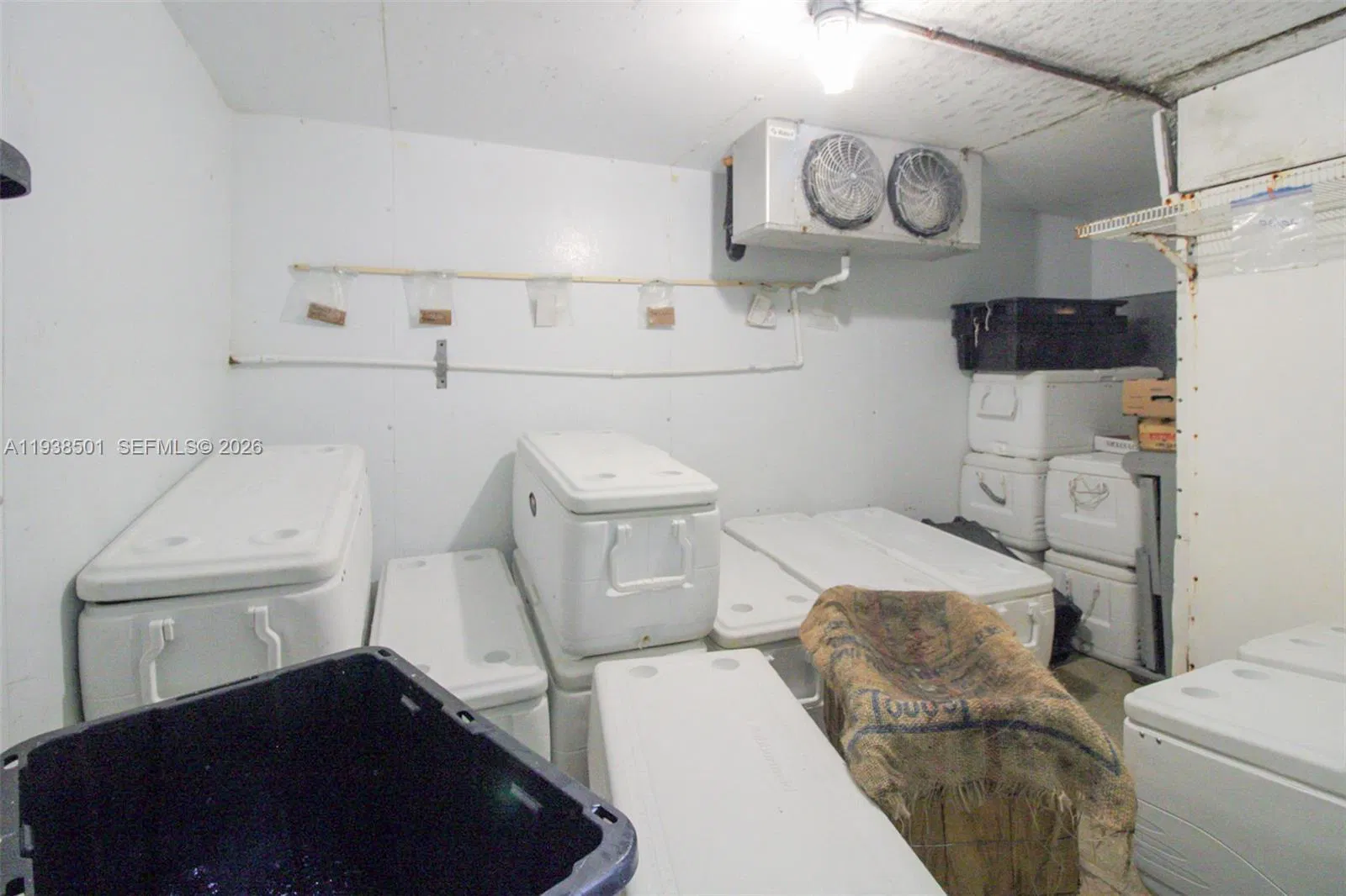 Established Specialty Food Store with Loyal Customer Base