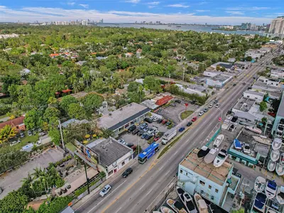 Thriving Electronics Repair Shop with Strong Local Presence