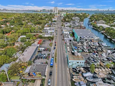 Thriving Electronics Repair Shop with Strong Local Presence