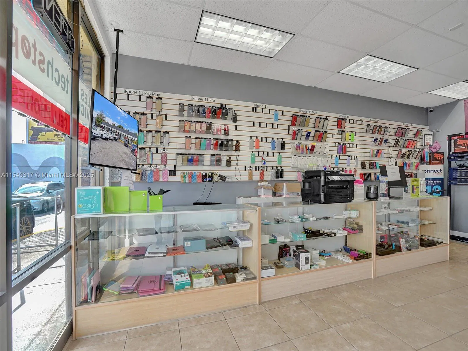 Thriving Electronics Repair Shop with Strong Local Presence