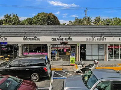 Thriving Electronics Repair Shop with Strong Local Presence