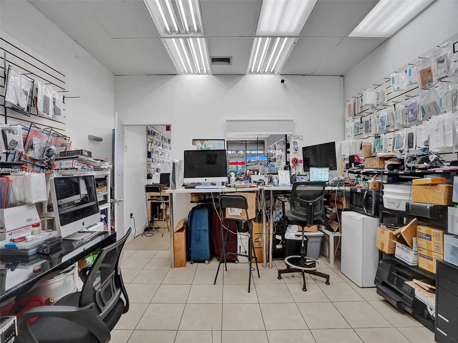 Thriving Electronics Repair Shop with Strong Local Presence