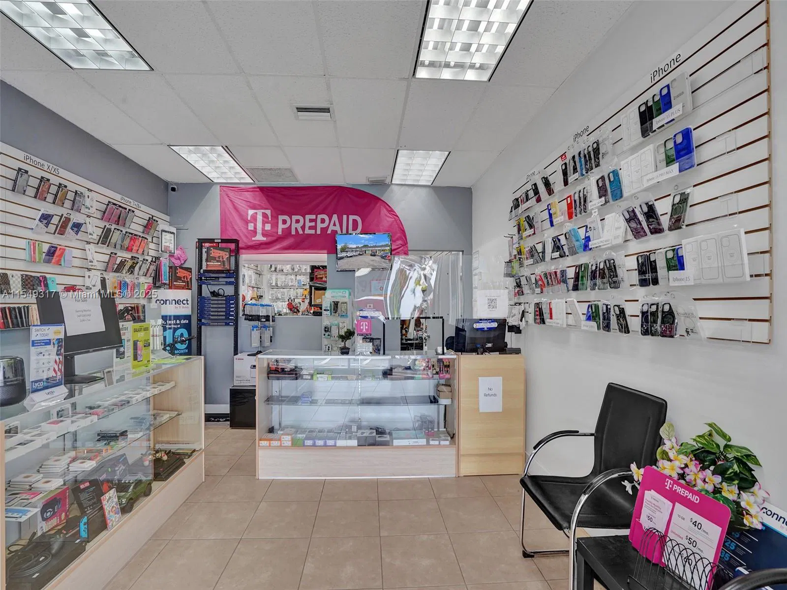 Thriving Electronics Repair Shop with Strong Local Presence