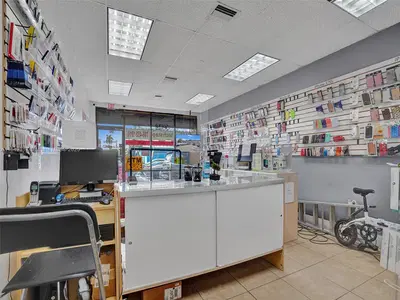 Thriving Electronics Repair Shop with Strong Local Presence