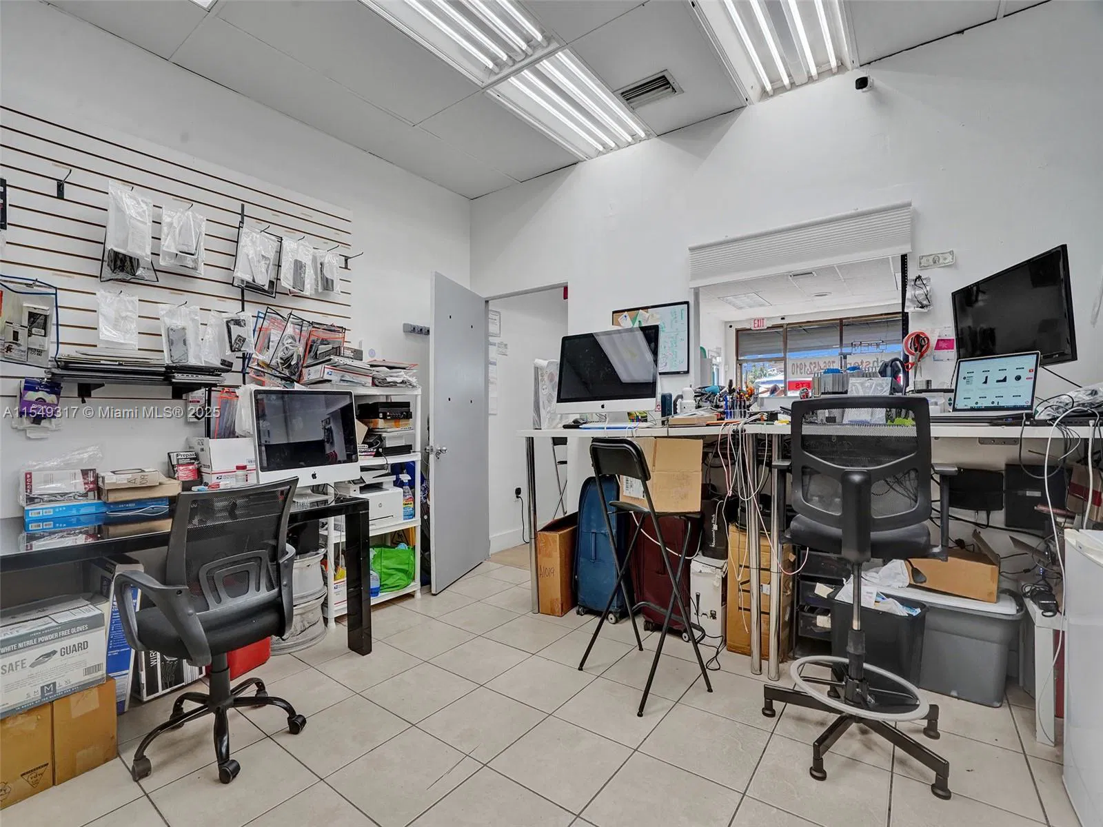 Thriving Electronics Repair Shop with Strong Local Presence