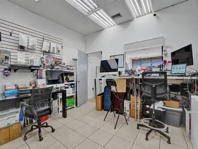 Thriving Electronics Repair Shop with Strong Local Presence