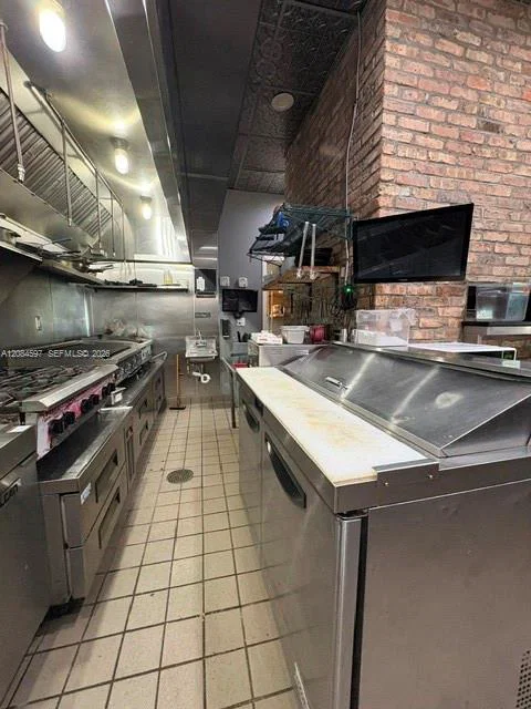 Complete Restaurant Equipment Package with Prime Visibility