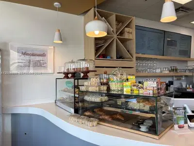 Established Argentine Bakery and Restaurant with Strong Reputation