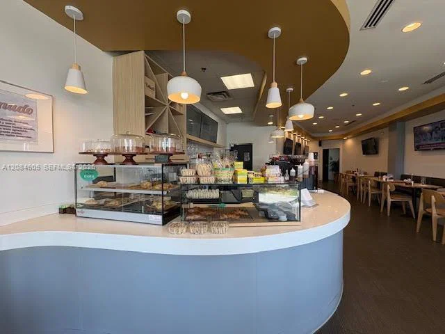 Established Argentine Bakery and Restaurant with Strong Reputation