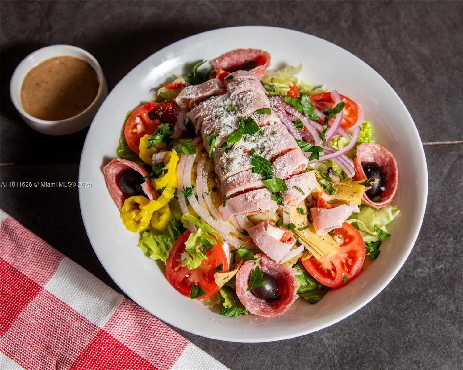 Iconic New York Style Pizzeria with Loyal Customer Base