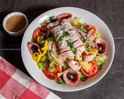 Iconic New York Style Pizzeria with Loyal Customer Base