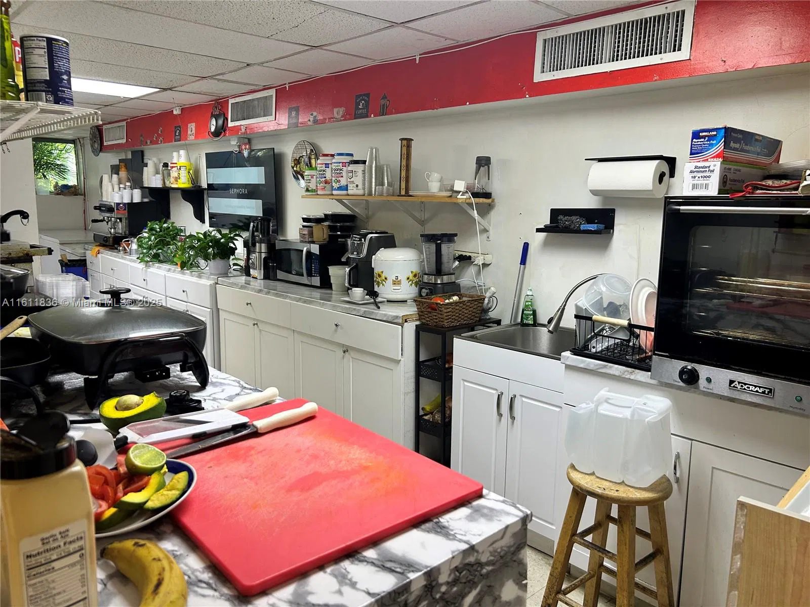 Established Neighborhood Supermarket with Loyal Customer Base