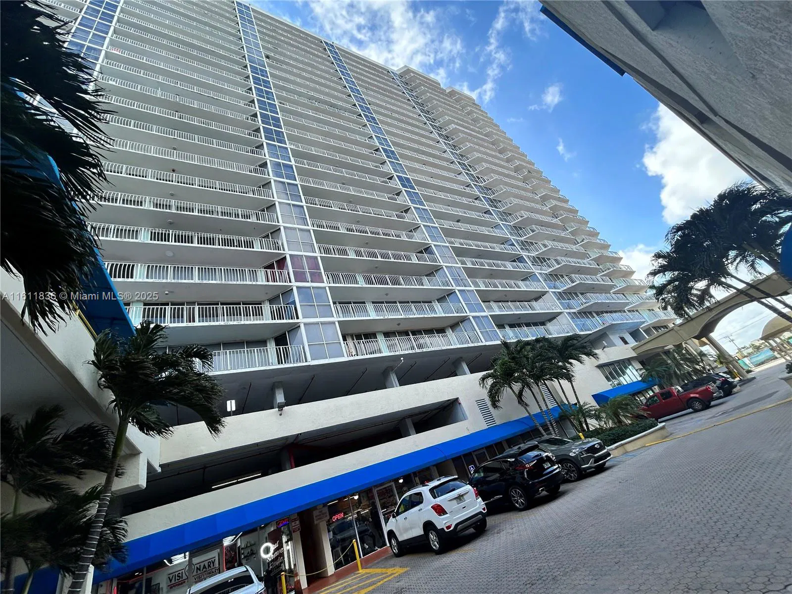 Established Neighborhood Supermarket with Loyal Customer Base