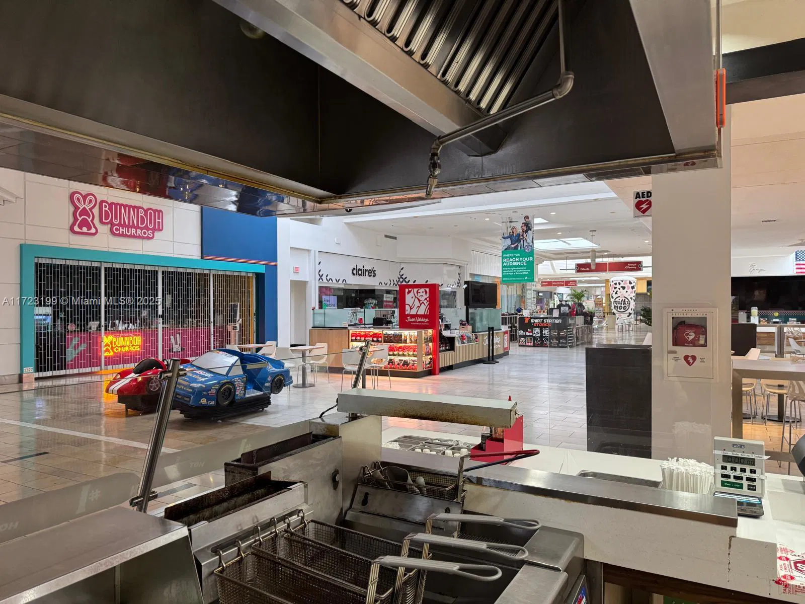 Established Franchise Restaurant with Prime Mall Location