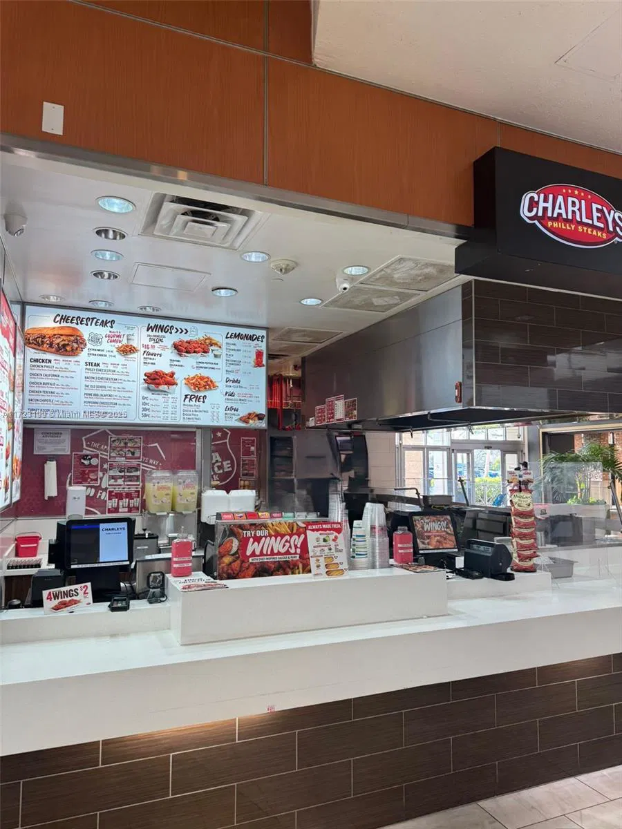 Established Franchise Restaurant with Prime Mall Location