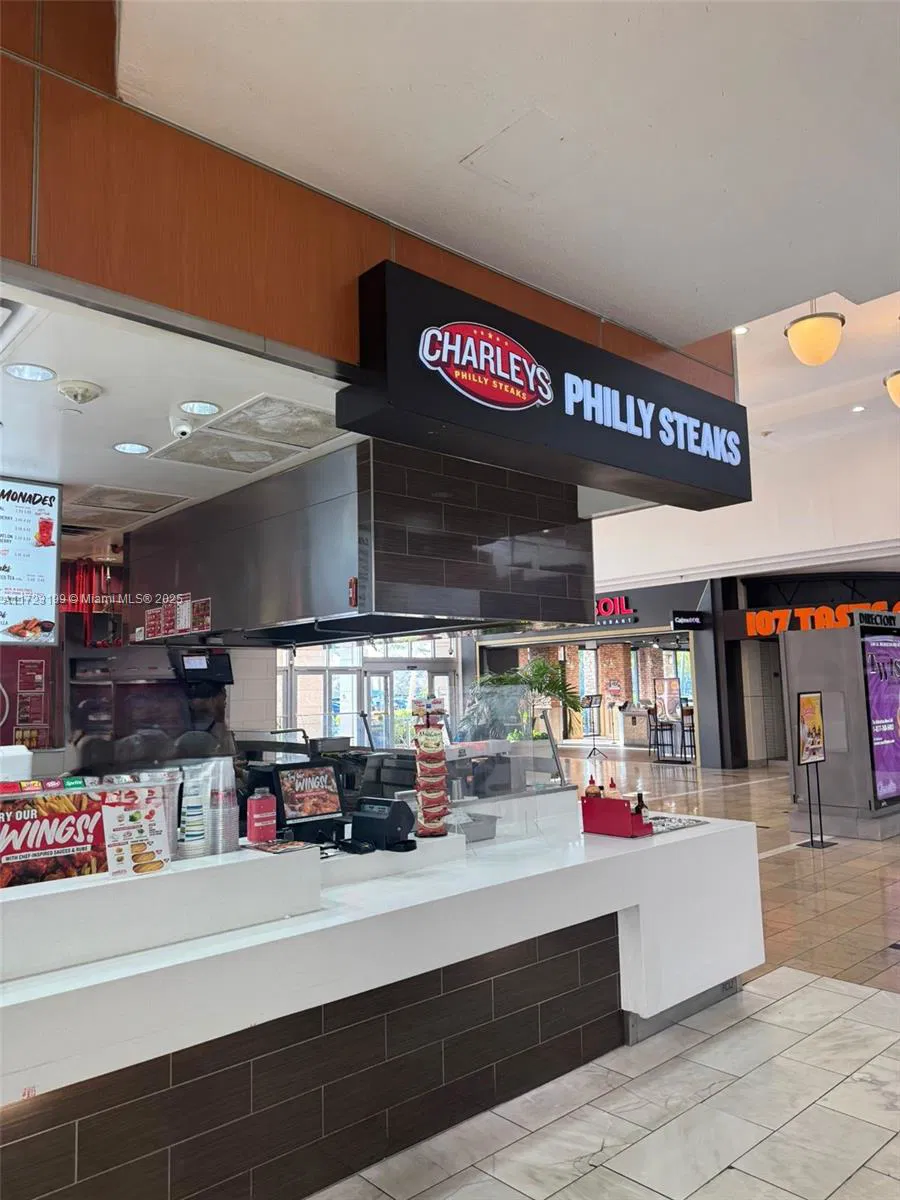 Established Franchise Restaurant with Prime Mall Location