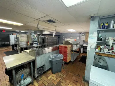 Established Fast Casual Restaurant with Prime Location and Turnkey Operations