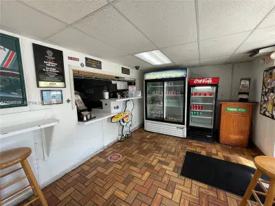 Established Fast Casual Restaurant with Prime Location and Turnkey Operations