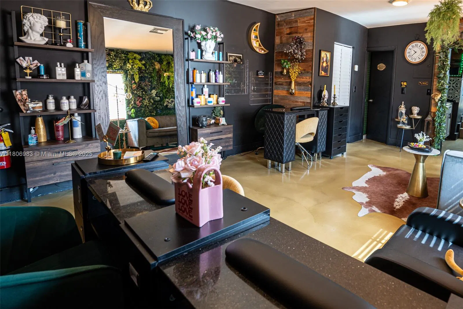 Turnkey Hair Salon in a High Traffic Location