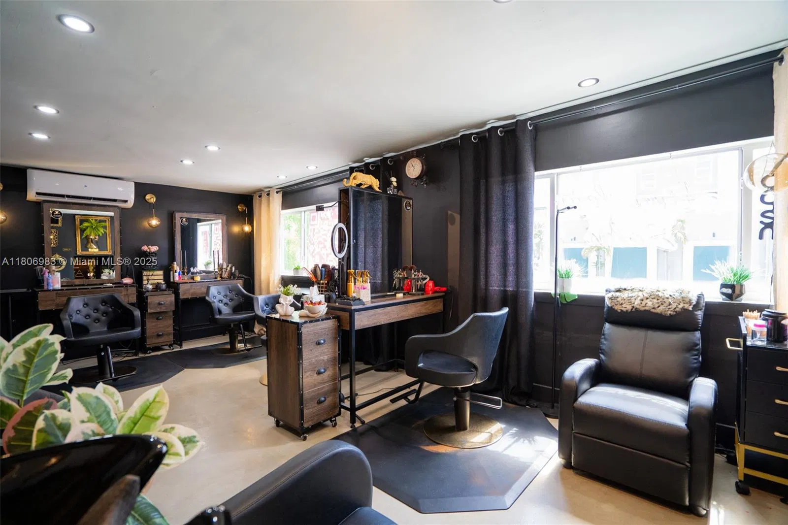 Turnkey Hair Salon in a High Traffic Location