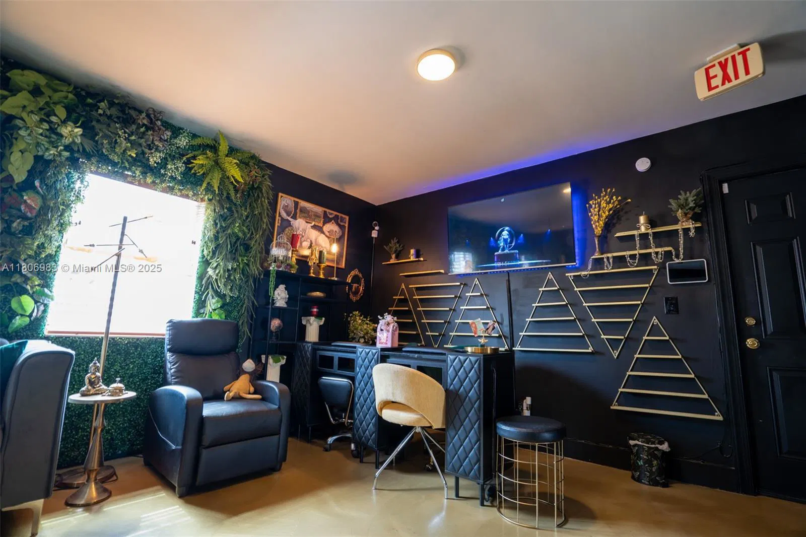 Turnkey Hair Salon in a High Traffic Location