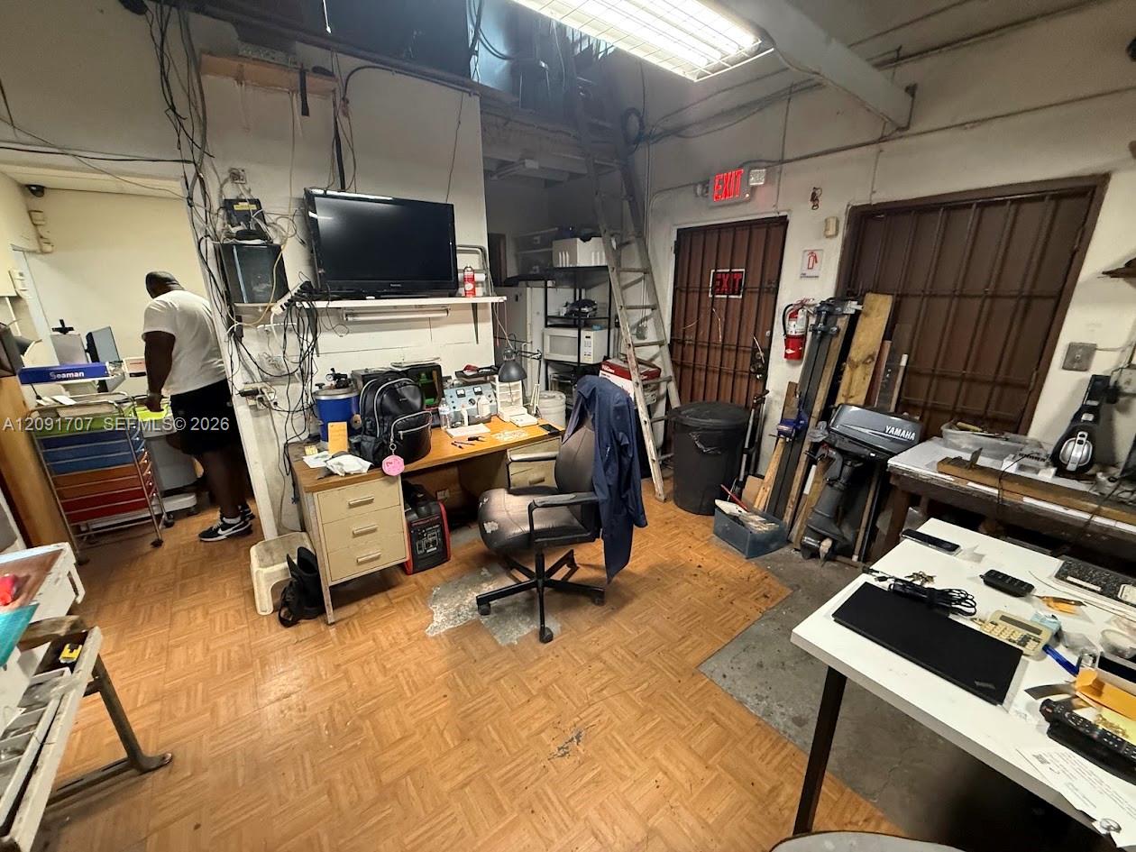 Established Pawn and Jewelry Business with Multiple Revenue Streams