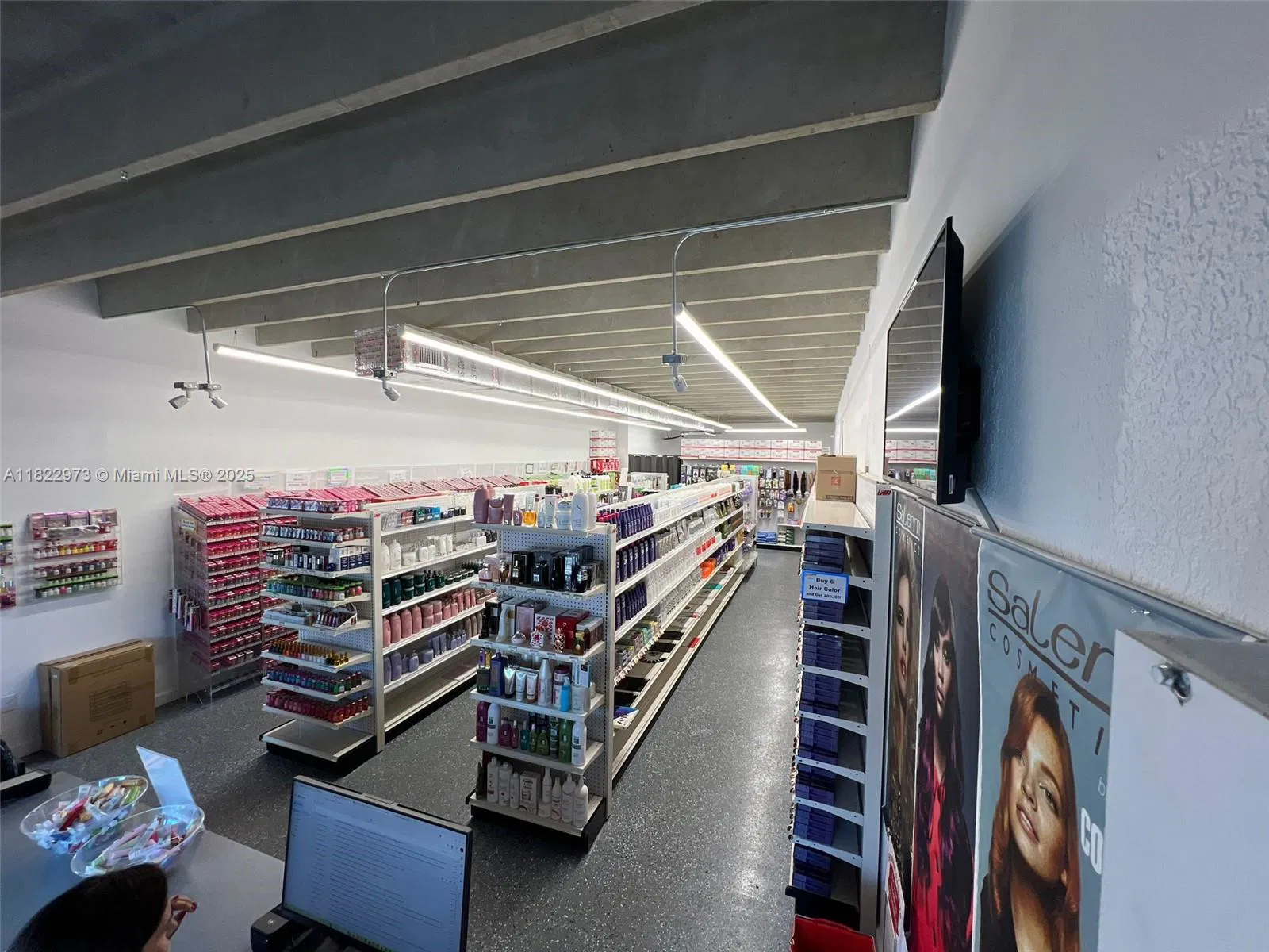 Turnkey Hair Salon and Barber Shop with High Visibility