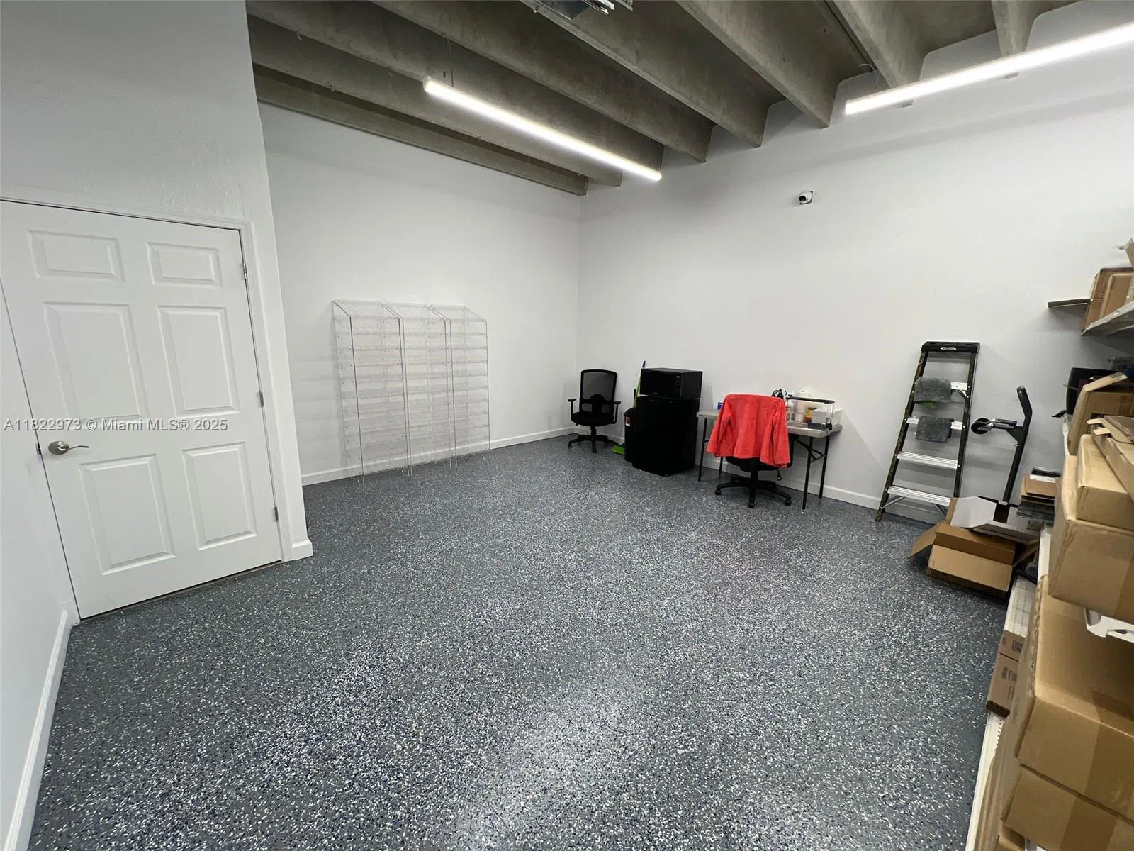 Turnkey Hair Salon and Barber Shop with High Visibility