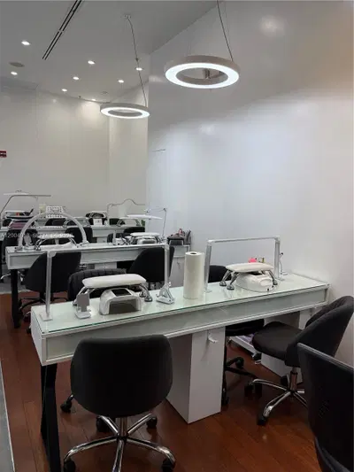 Established Beauty Salon with Multiple Revenue Streams
